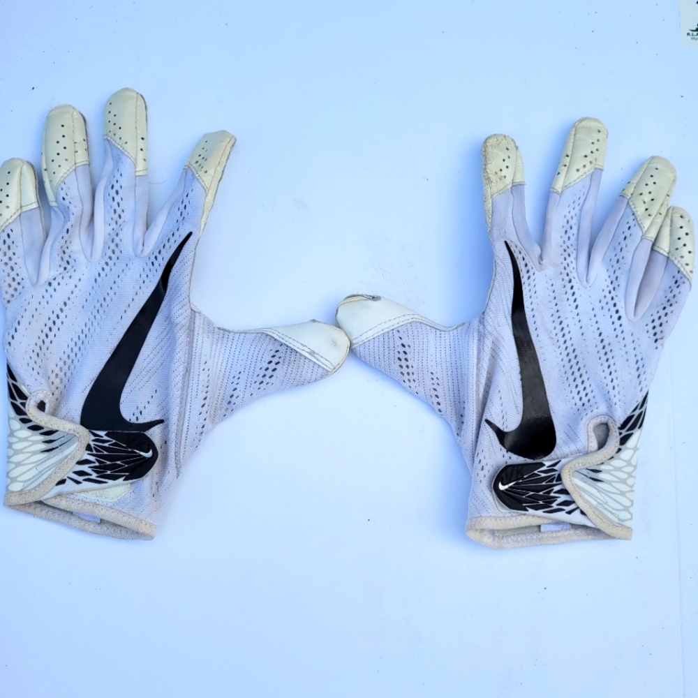 Nike Vapor Knit Football Gloves